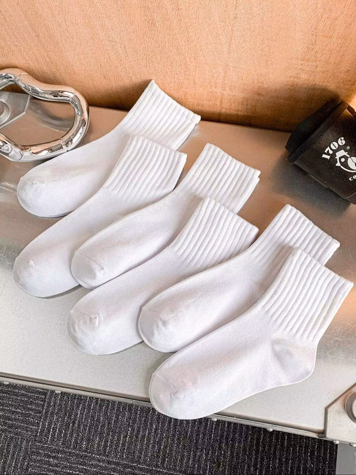 Women's Basic Plain Crew Socks Solid White Casual Mid-Calf Socks Multipack Soft Breathable Sweat-Absorbing Anti-Odor Female Daily Hosiery Classic Comfortable Tube Socks For Ladies Girls Four Seasons