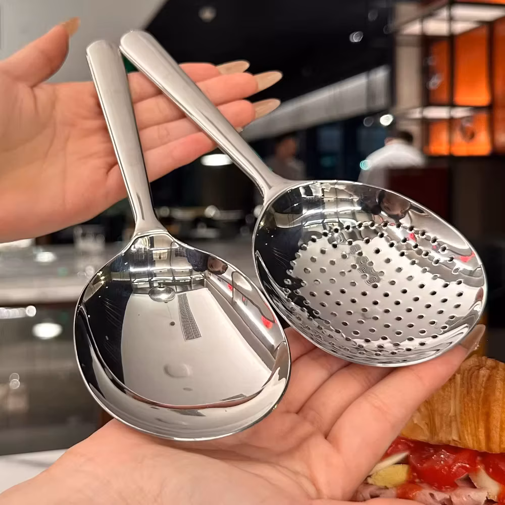 1pc Heavy-Duty Commercial/Home Kitchen Spoons/Large Serving Spoon with Heat-Resistant Short Handle Drain Holes for Easy Cleaning