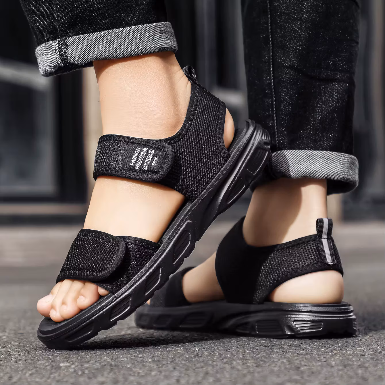 D2658 a Pair of Summer Men's Sandals, Sports Outdoor Wear-Resistant Non-Slip Shoes, Comfortable Youth Large Size Soft-Soled Casual Beach Shoes