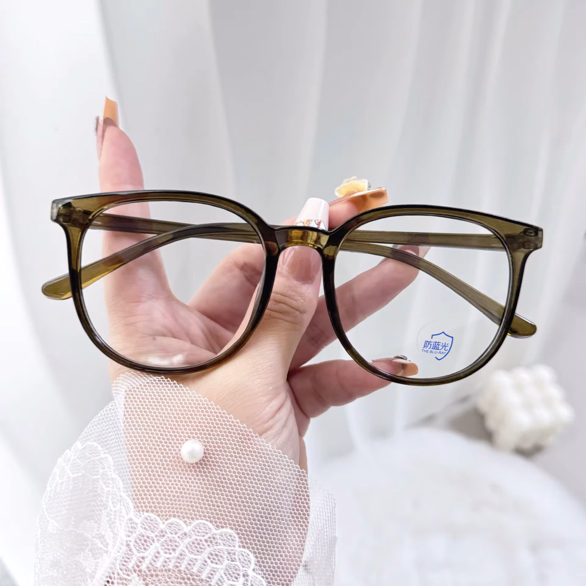 Retro Ultra-light Computer Glasses Anti-blue Light Flat Eyeglasses Female Fashion Exquisite Casual Transparent Frame Eyewear