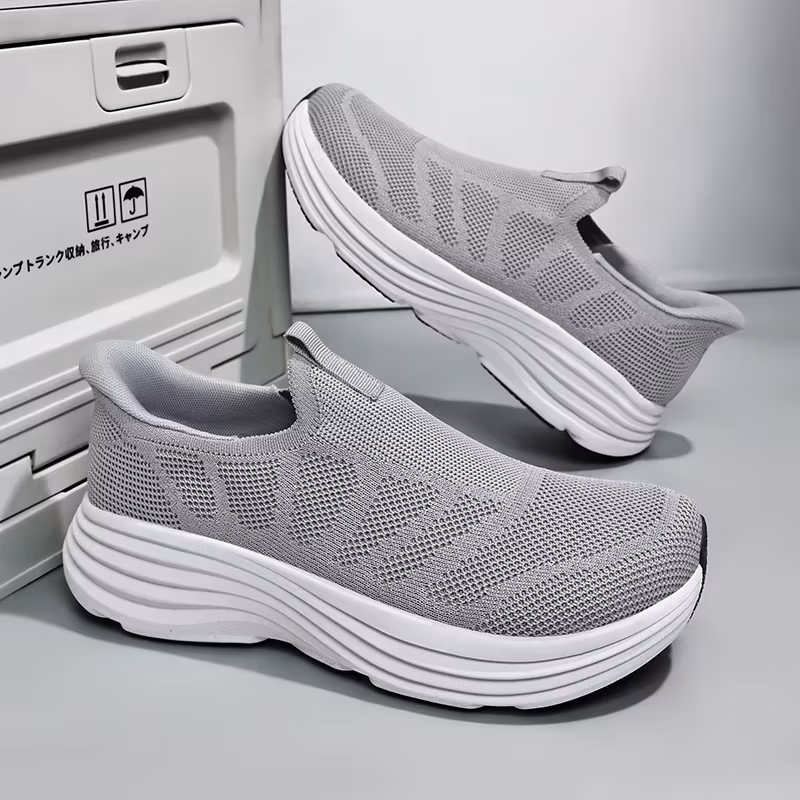Men Shoes Sneakers Breathable Mesh Slip on Running Shoes Outdoor Non-Slip Couple Jogging Training Hiking Sports Shoes
