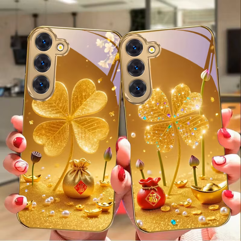 A huge golden clover For Samsung Galaxy S26 S20 FE S21Plus S22 23 Plus S24 Ultra S25 S21+ S9+ 22Plus Golden glass phone case