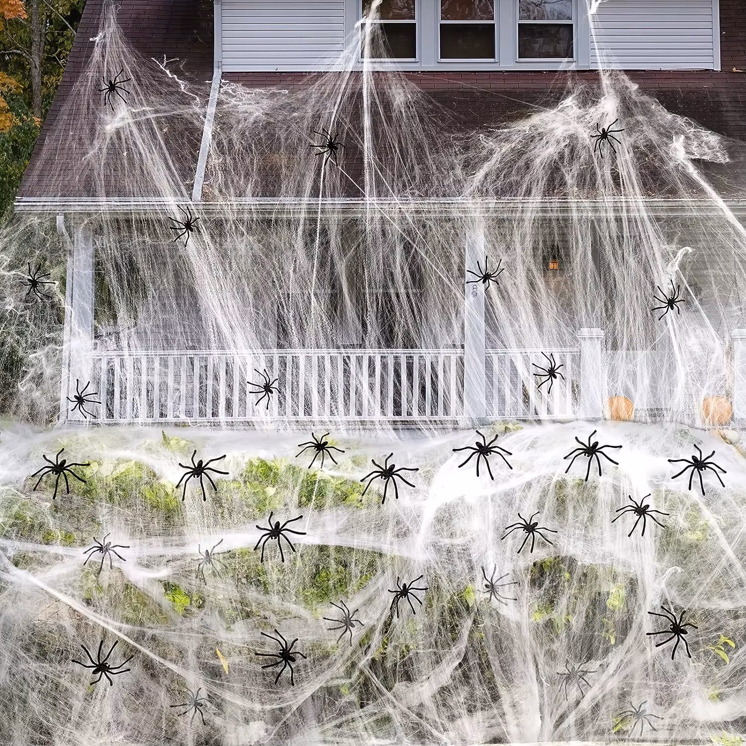 Halloween Spider Web Decor, 10.58 Oz Stretchable Cobweb Covers 1500 Sq Ft with 50 Pcs Fake Spiders, Indoor & Outdoor Halloween Party Decoration for Yard House Haunted House