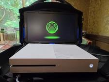 Gaems G190 Vanguard 19" Portable Console Gaming Monitorand Xbox One S Tested